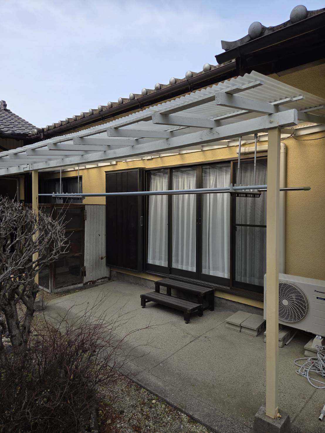 服部硝子店の【四日市】物干し金物取付　～使いやすさ改善～の施工後の写真1