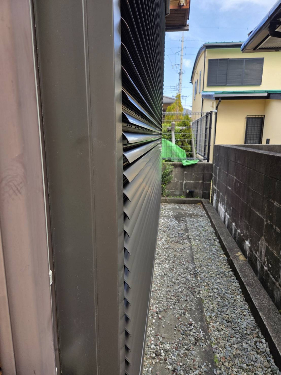 服部硝子店の【桑名市】手動シャッターを電動採風シャッターへ交換の施工後の写真3