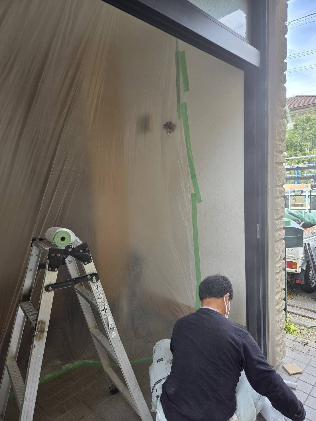 服部硝子店の【四日市】玄関リフォーム事例　～玄関引戸の動きが重い…を解決～の施工前の写真2