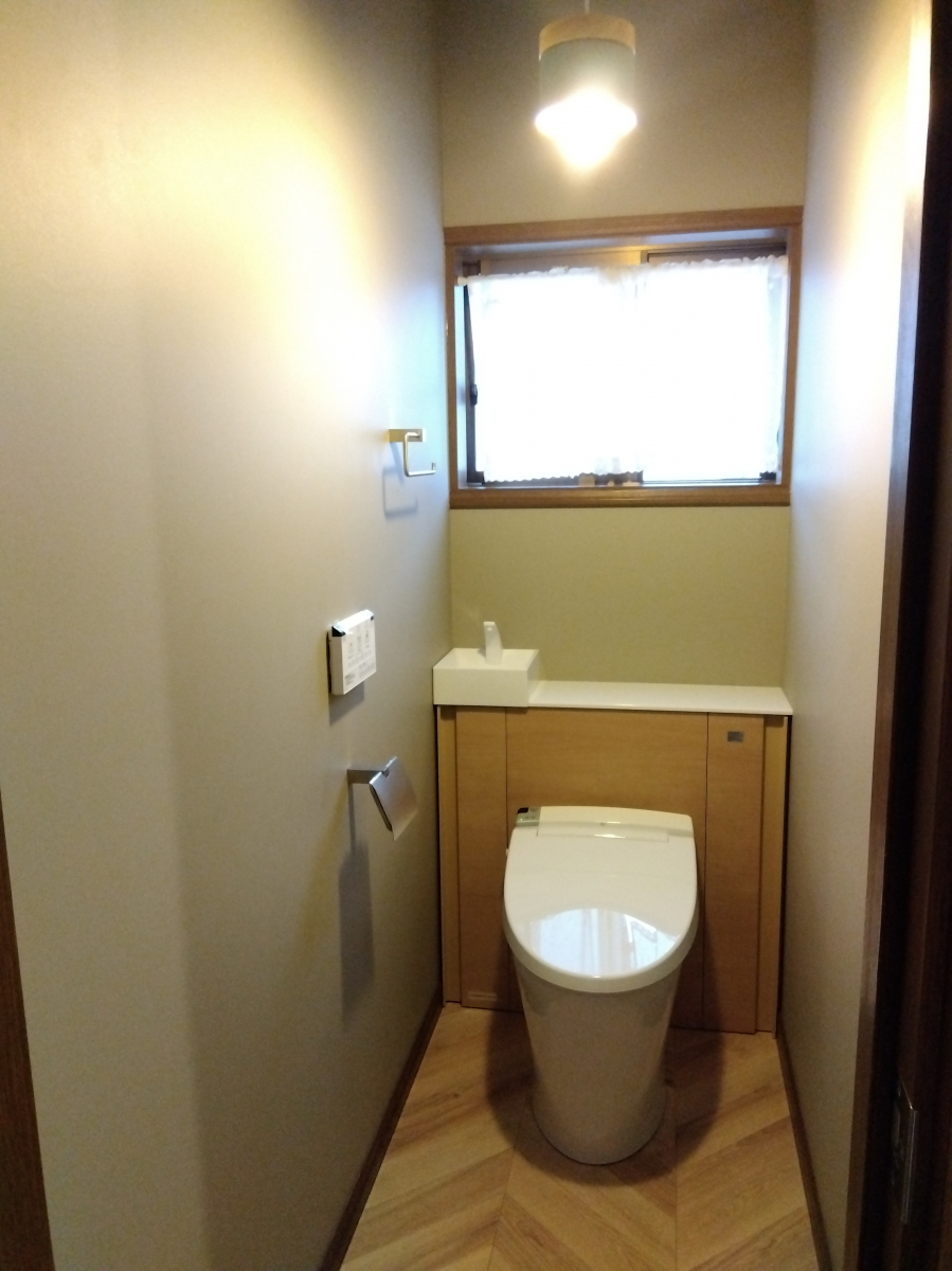 維新硝子のトイレリフォームの施工後の写真1