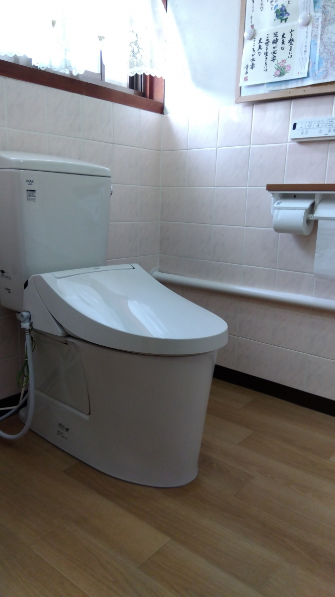 維新硝子のトイレリフォームの施工後の写真1