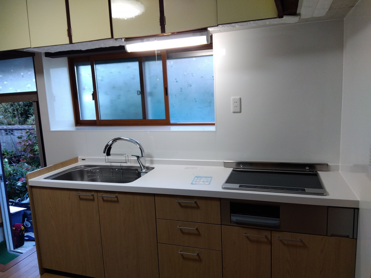 維新硝子のキッチンリフォーム+二重窓の施工後の写真1
