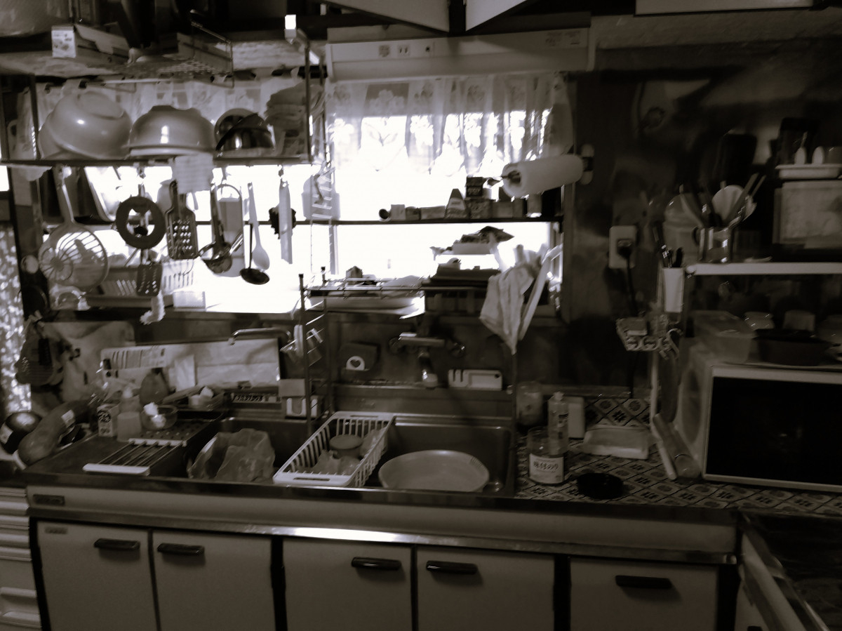 維新硝子のキッチンリフォーム+二重窓の施工前の写真1