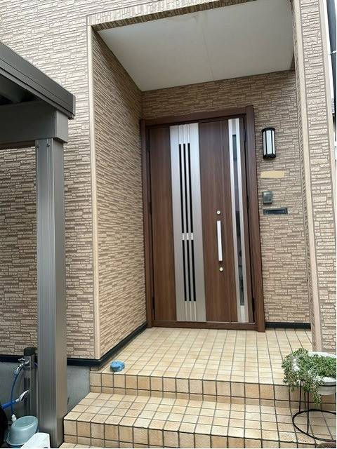 BiSOUの玄関ドア入替施工例の施工後の写真1