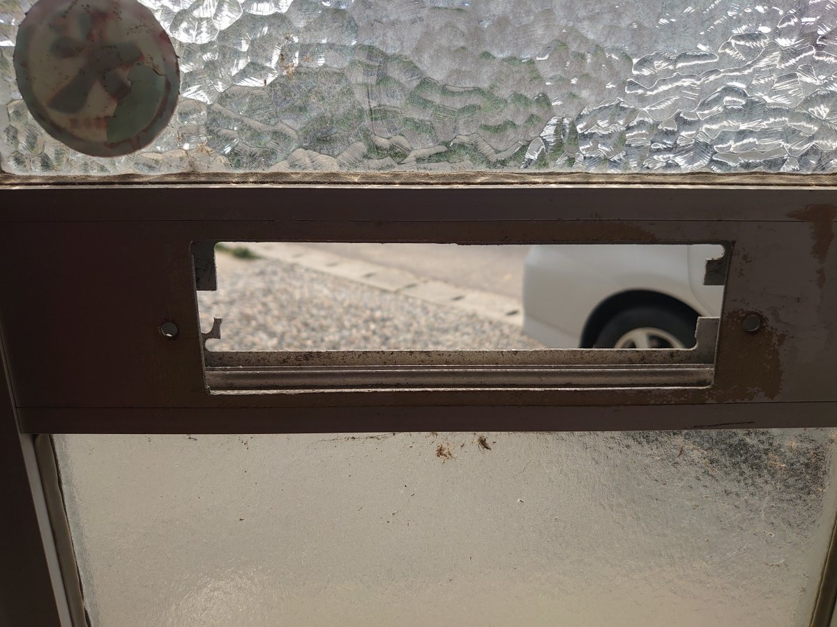 BiSOUのポスト口交換例の施工前の写真2