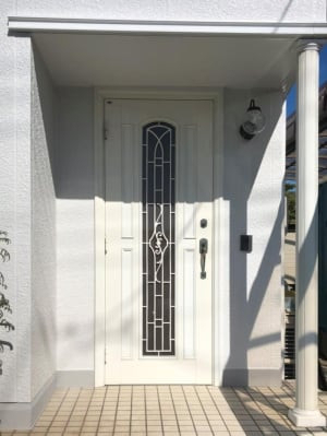 維新トーヨー住器のリシェント玄関ドア3🚪の施工前の写真1