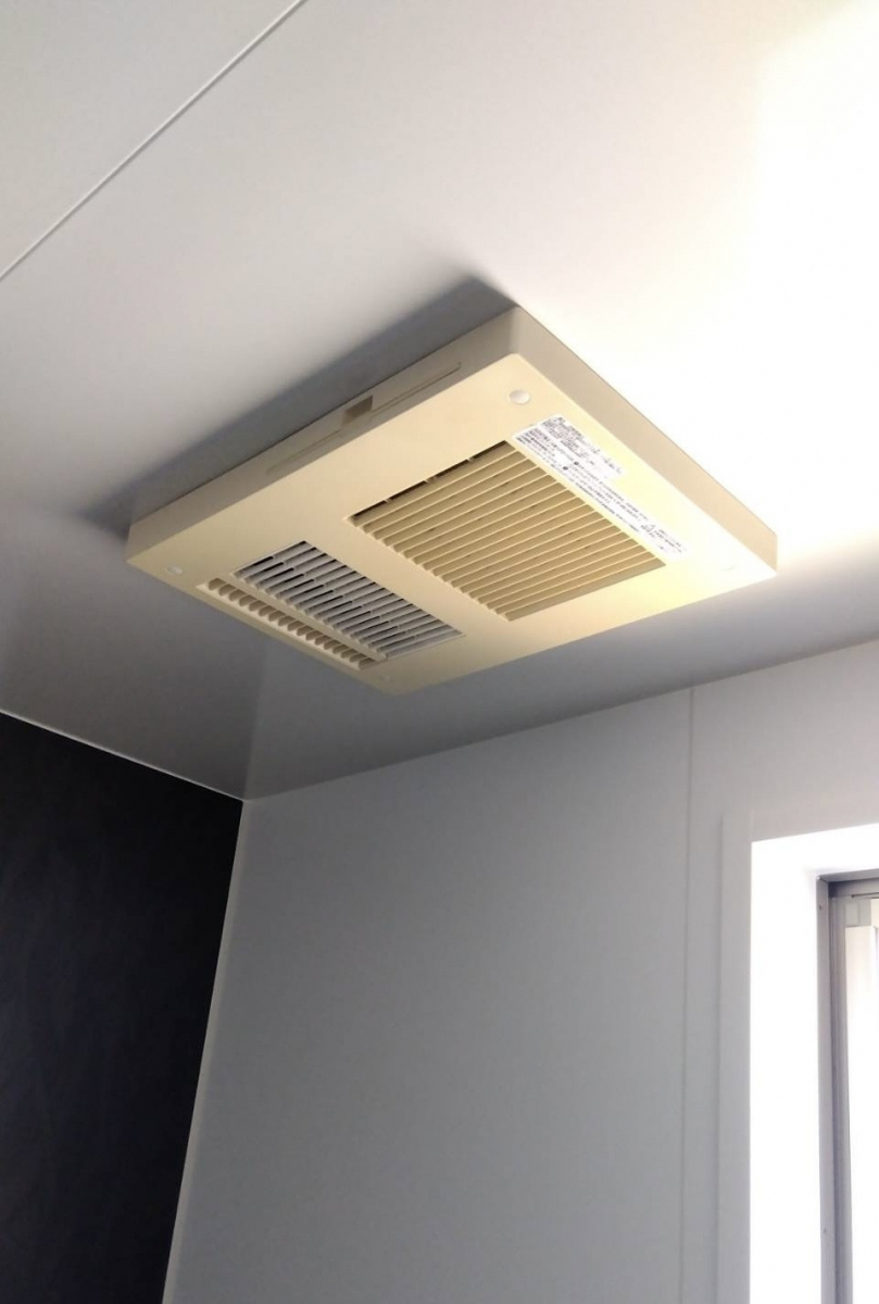 維新トーヨー住器の『換気乾燥暖房機』の交換の施工前の写真1