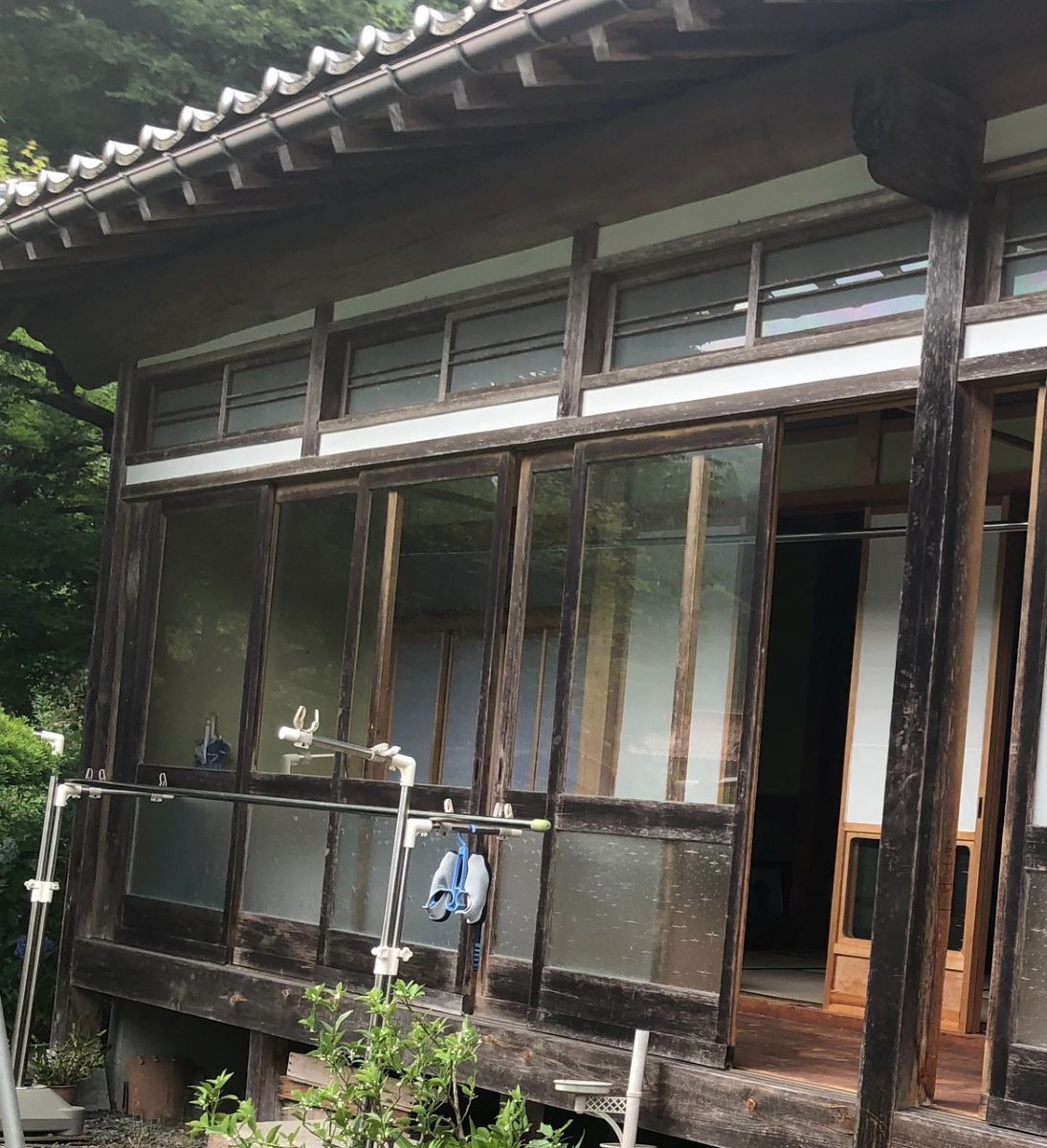 きゅうだいの縁側の掃き出しリフォームで暖かな空間への施工前の写真1