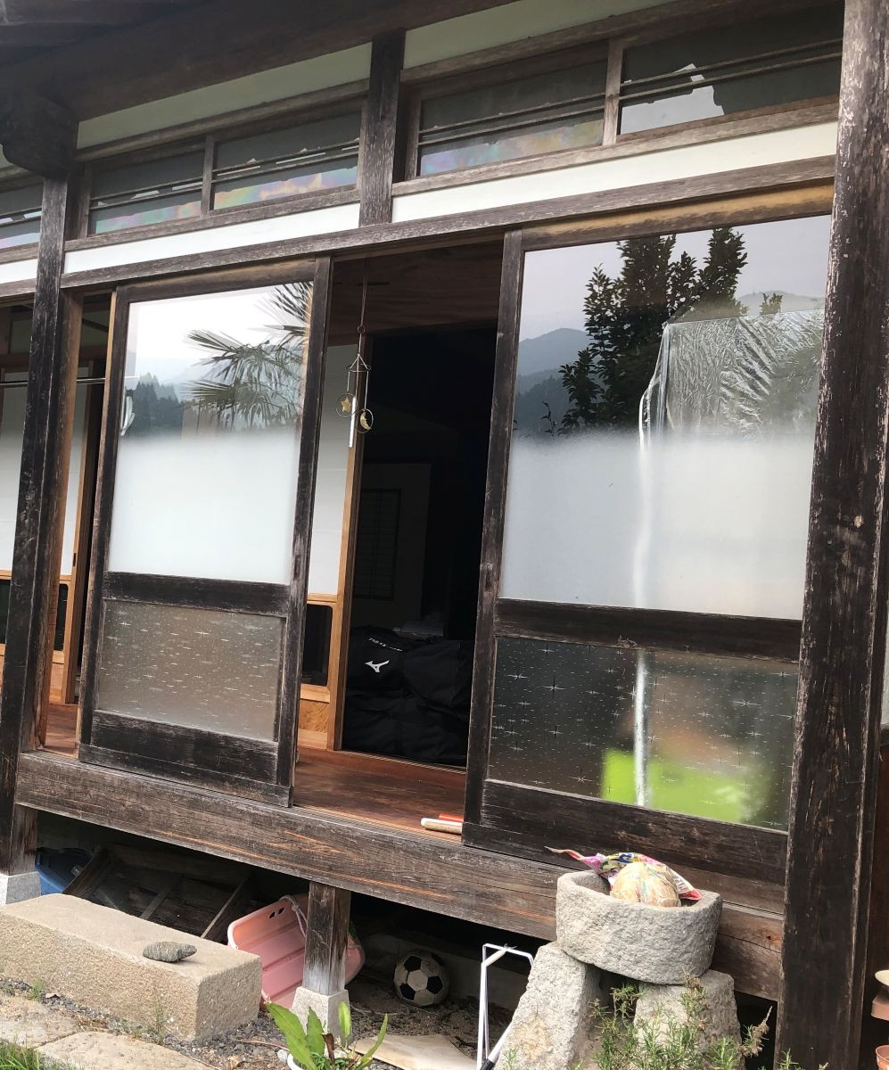 きゅうだいの縁側の掃き出しリフォームで暖かな空間への施工前の写真2