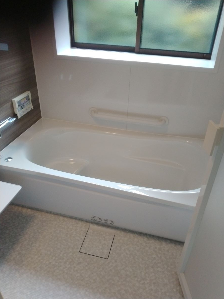 きゅうだいの鳥取市でお風呂と窓のリフォームの施工後の写真1