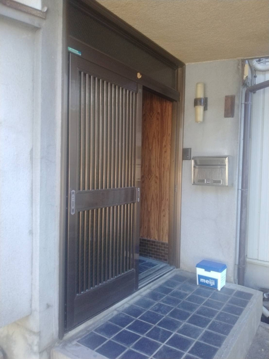 きゅうだいの玄関をお洒落にモデルチェンジの施工前の写真1