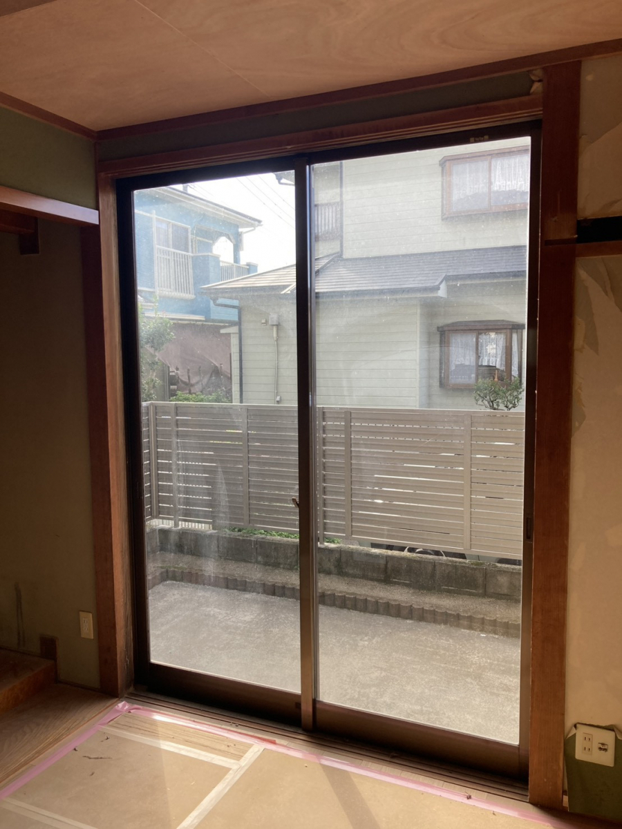 家KuRuの和室雨戸付掃き出し窓の施工前の写真1