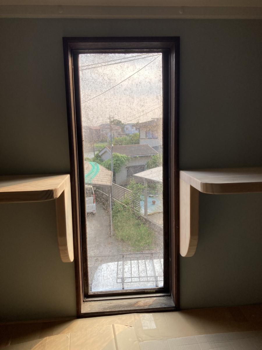 家KuRuの開かない窓から開く窓に！？の施工前の写真1