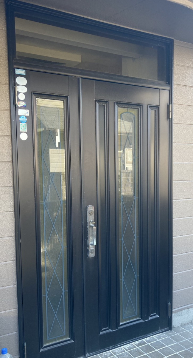 家KuRuの玄関リシェント工事の施工前の写真1