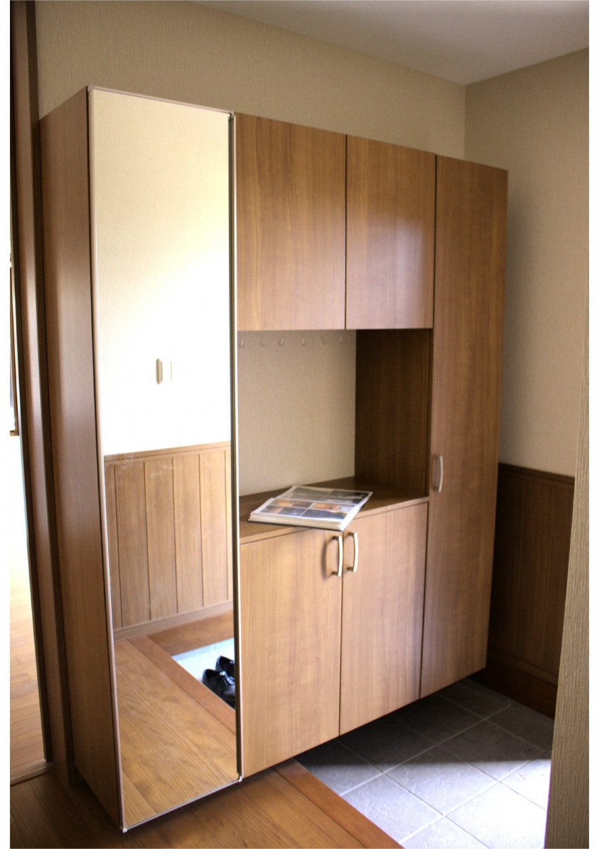 家KuRuの玄関が明るく、より洗練された空間へ！！の施工前の写真1