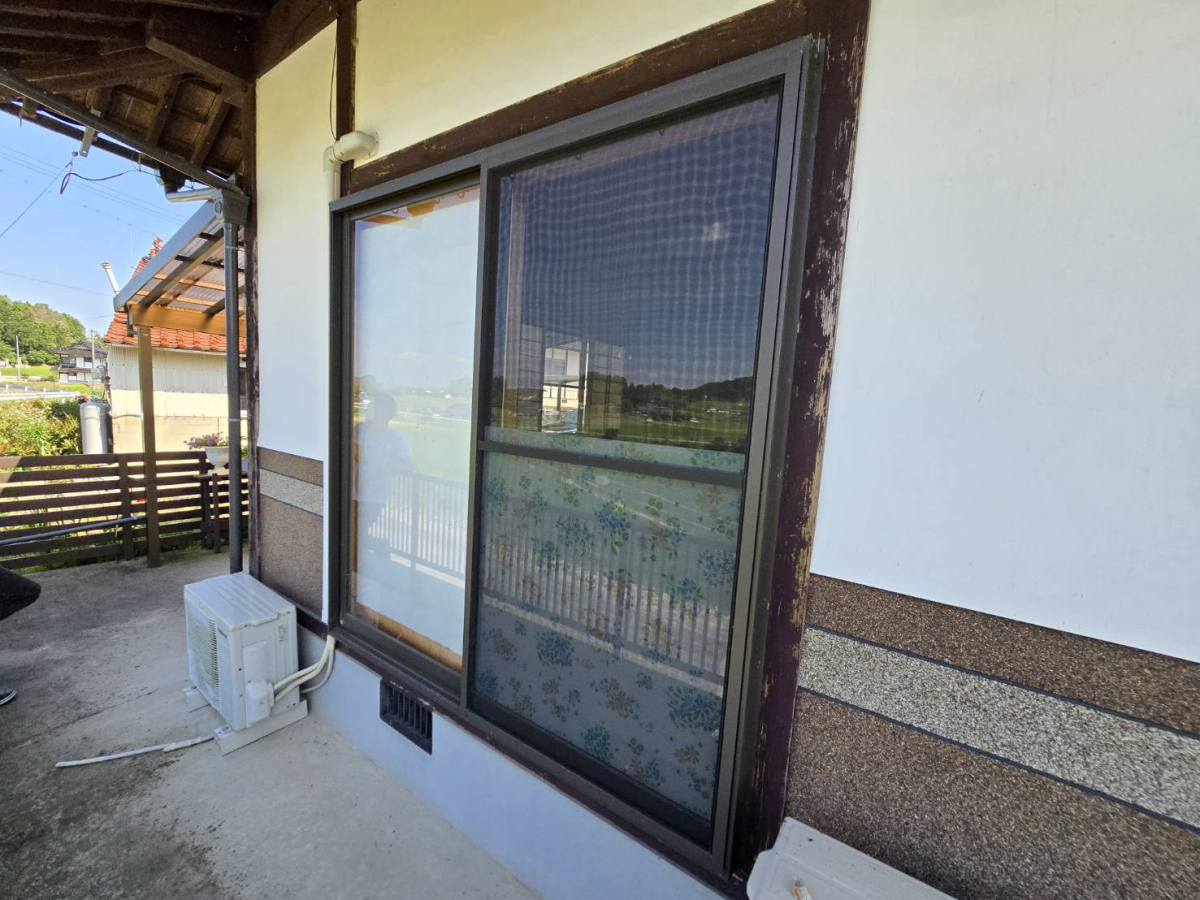 野田アルミ建材の[世羅町]先進的窓リノベ２０２５補助金を活用して断熱窓改修の施工前の写真1