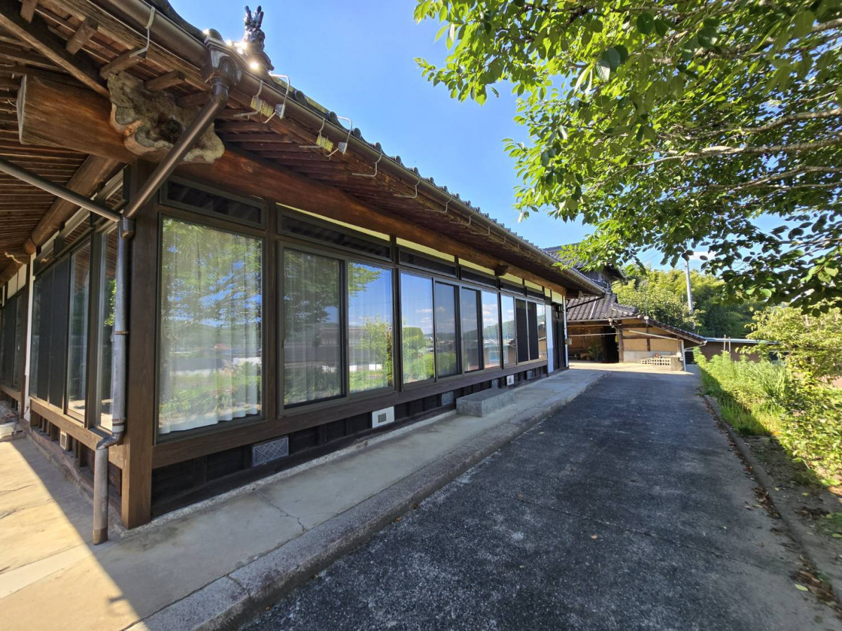 野田アルミ建材の[安芸高田市]先進的窓リノベ２０２５補助金を活用して窓断熱工事の施工後の写真1