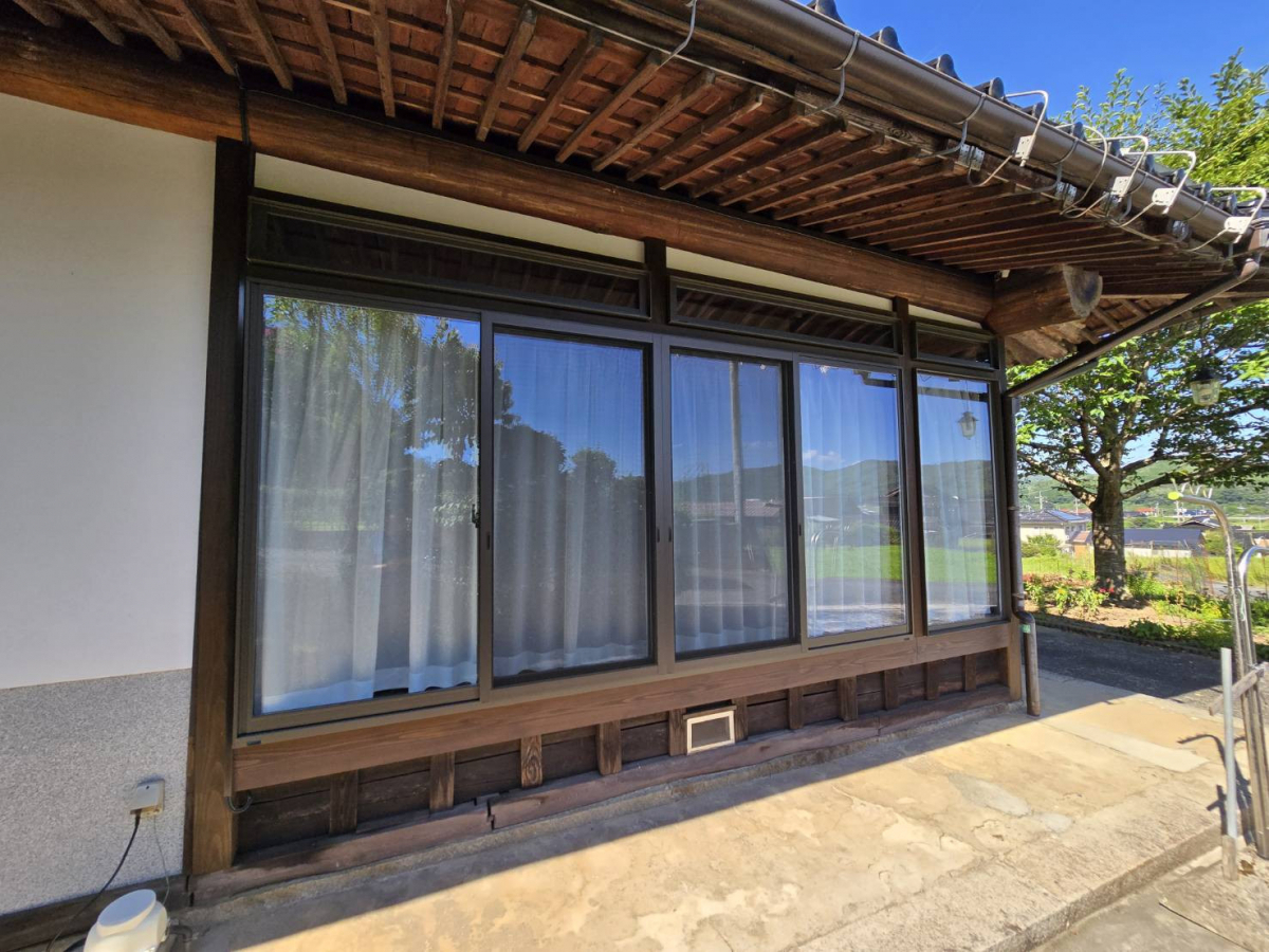 野田アルミ建材の[安芸高田市]先進的窓リノベ２０２５補助金を活用して窓断熱工事の施工後の写真2