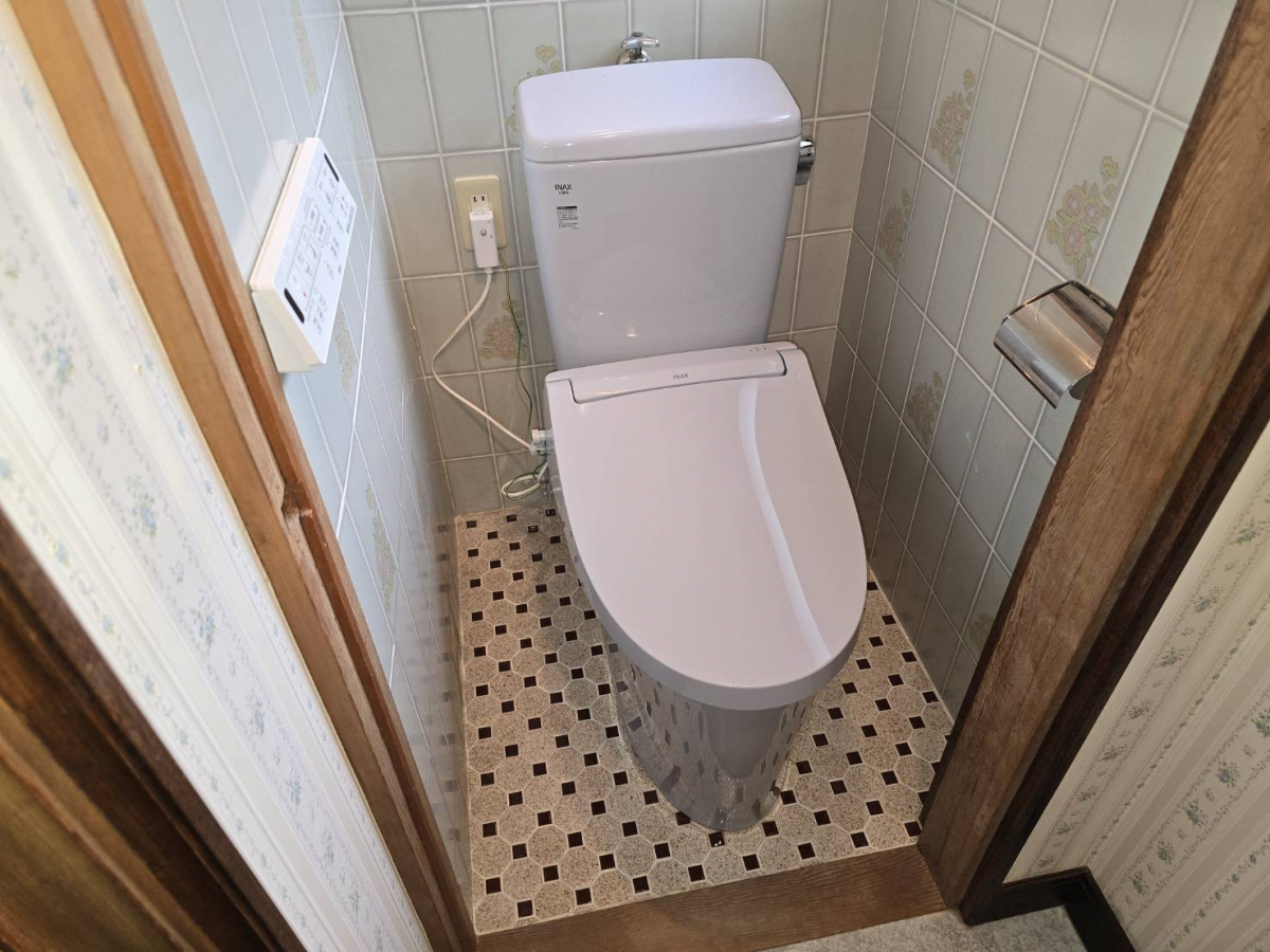 野田アルミ建材の[広島市]節水、お掃除らくらくトイレへの取替工事の施工後の写真1