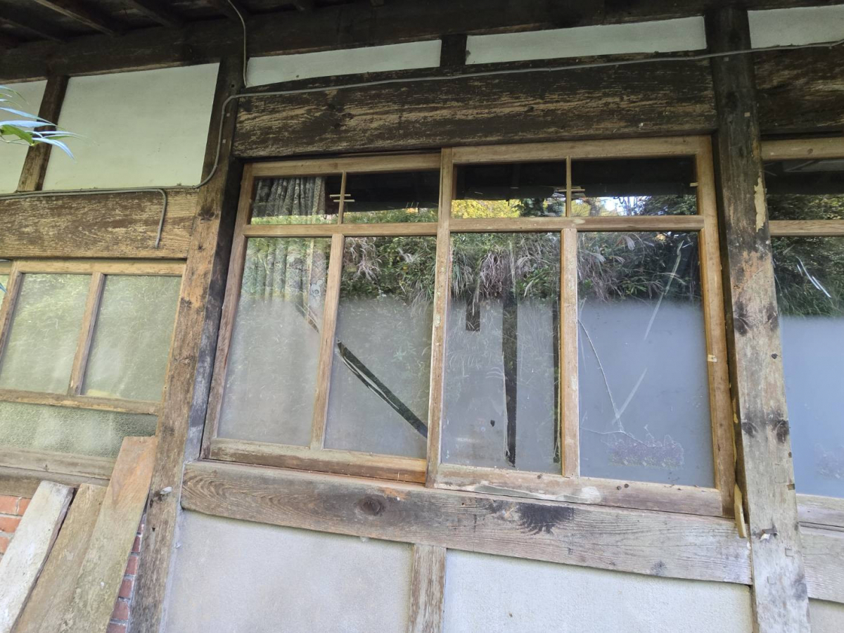 野田アルミ建材の補助金で実現した、あたたかく快適な窓リフォームの施工前の写真1