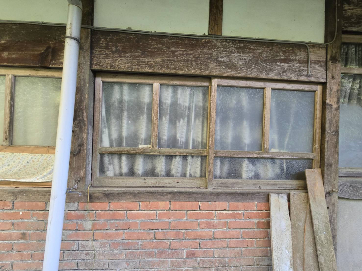 野田アルミ建材の補助金で実現した、あたたかく快適な窓リフォームの施工前の写真2