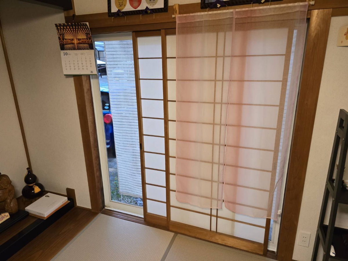 野田アルミ建材の先進的窓リノベ補助金を活用した、内窓断熱リフォームの施工前の写真2