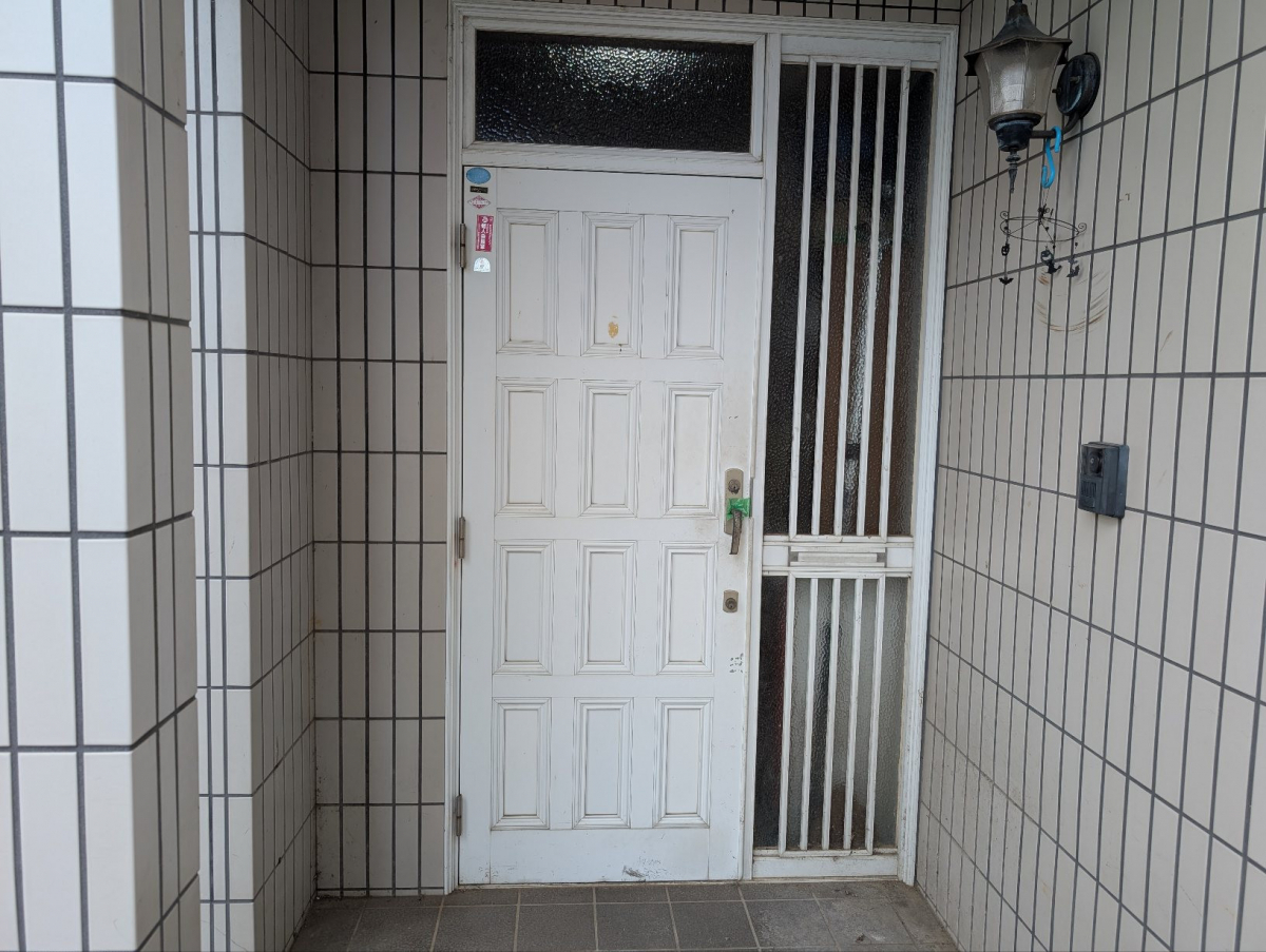 イワカンSGの玄関ドア本体のみで交換できます!!の施工前の写真1