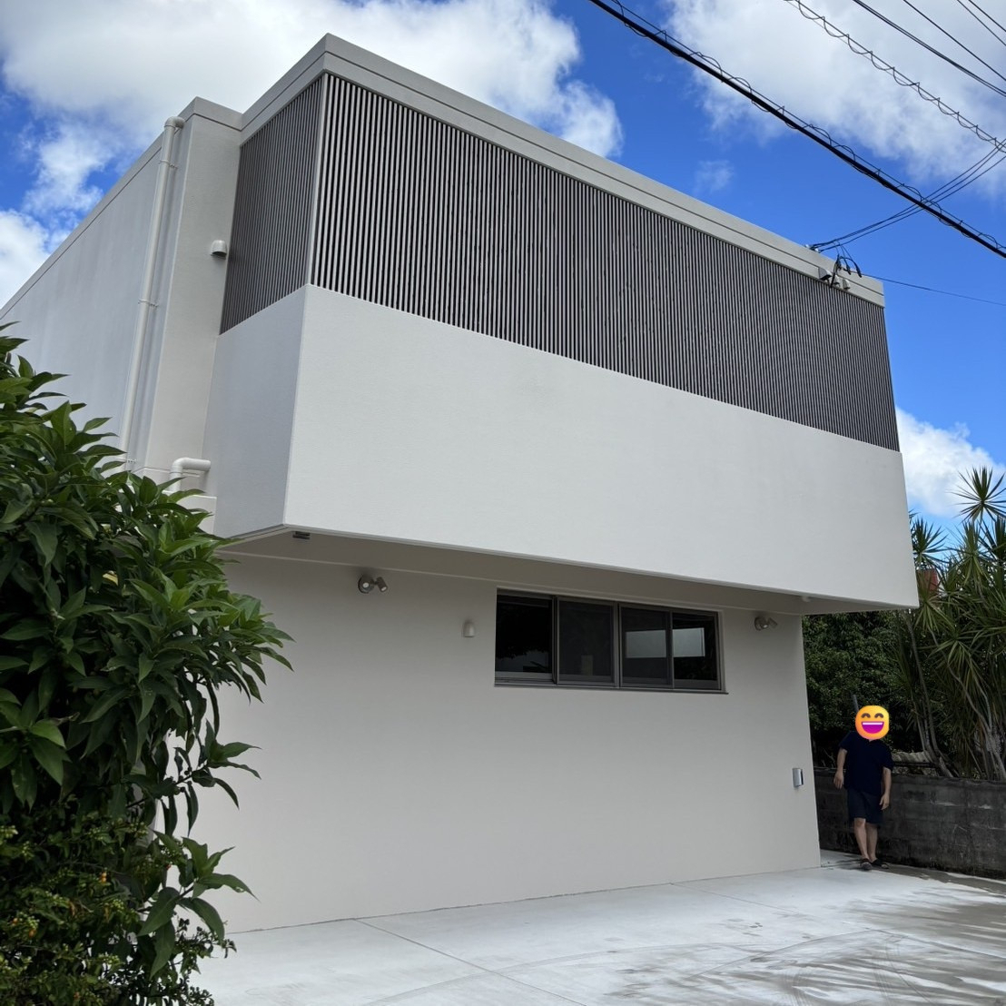 恩納アルミ工業の目隠しを取り付けてプライバシーを守りたい！【アルミルーバー/沖縄市】の施工後の写真1