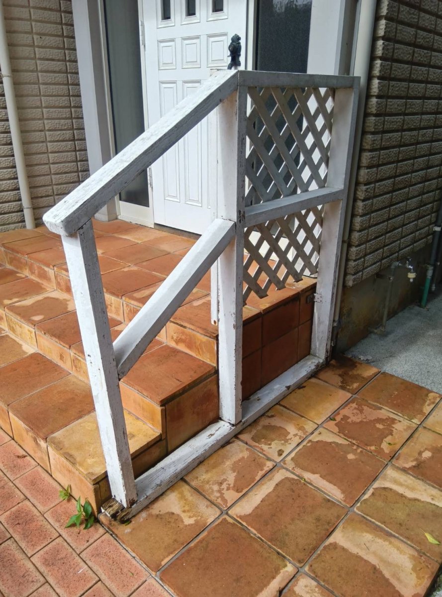 恩納アルミ工業の「長持ちする手すりにしたい！」安全・安心のアルミ手摺工事【手すり工事/読谷村】の施工前の写真1