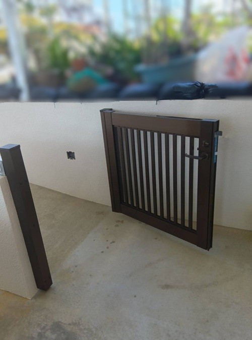 恩納アルミ工業の防犯対策のために門扉を設置したい！【門扉工事/うるま市】の施工後の写真2