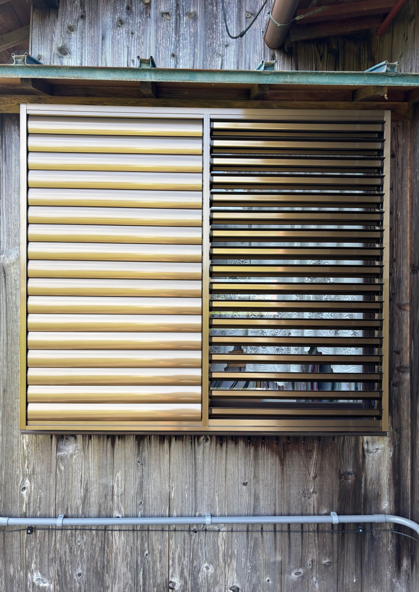 窓快工房 共栄の目隠し可動ルーバーの施工後の写真3