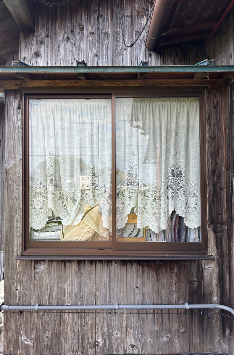 窓快工房 共栄の目隠し可動ルーバーの施工前の写真1