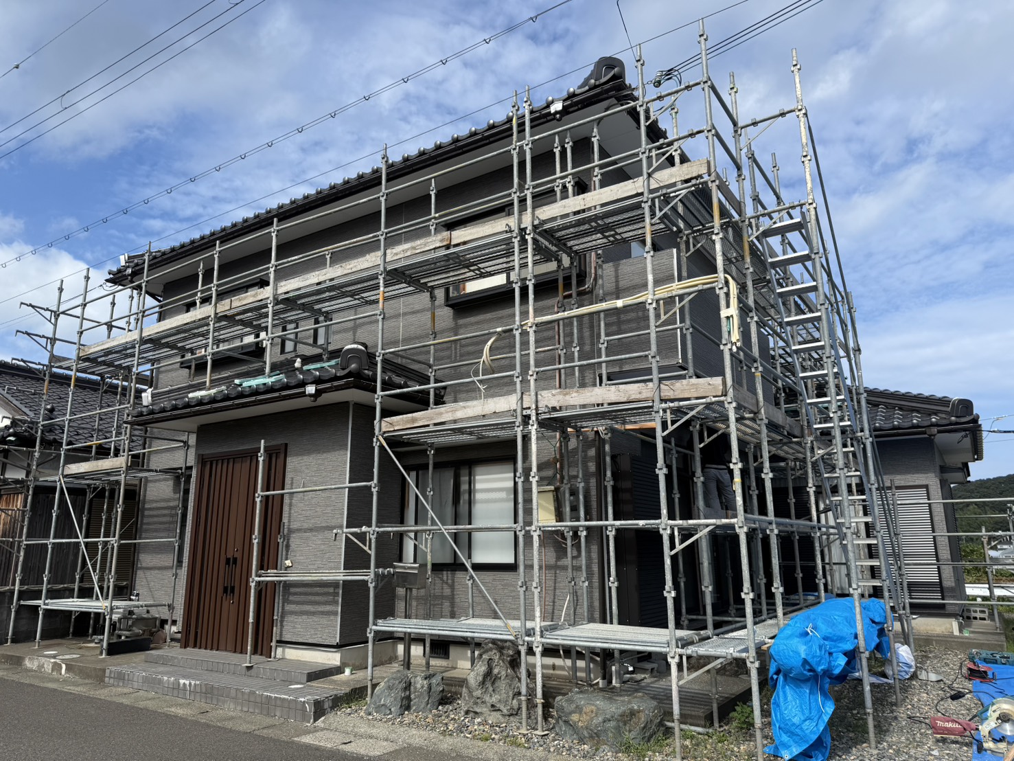 イワイの職員通用口ドアを1dayリフォーム！ランダムテンキーの電気錠付きで安心・便利にの施工事例詳細写真3