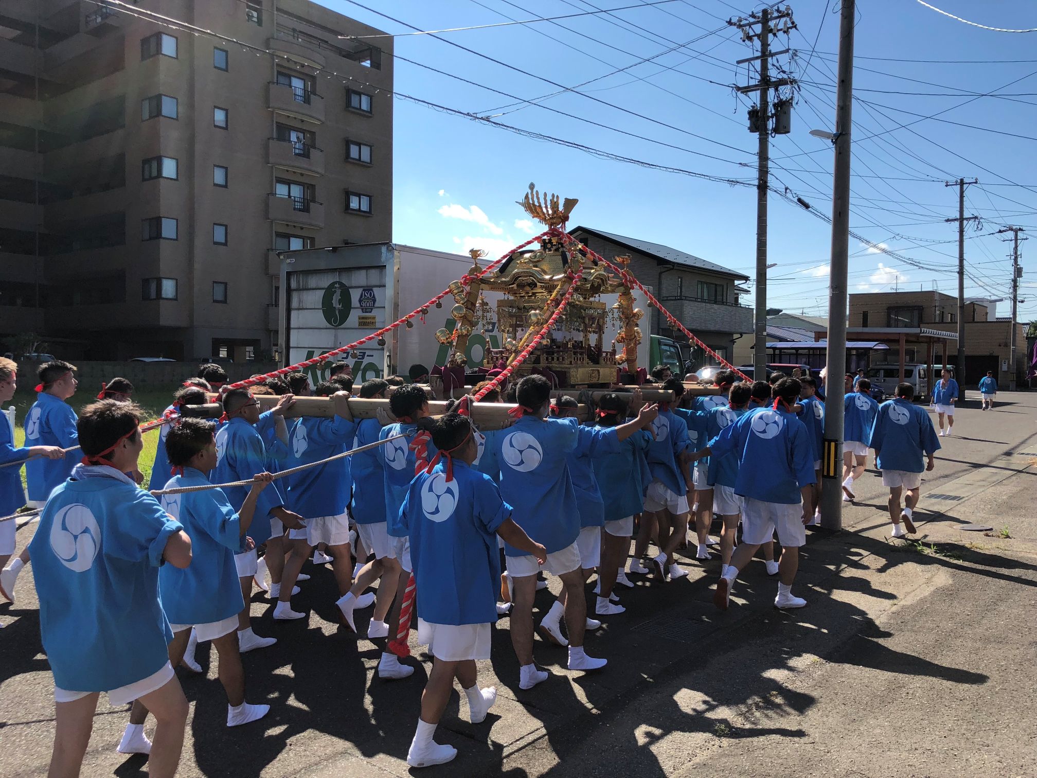 イワイの浴室3枚引戸を独自のカバー工法でリフォームしました｜敦賀市の施工事例詳細写真1