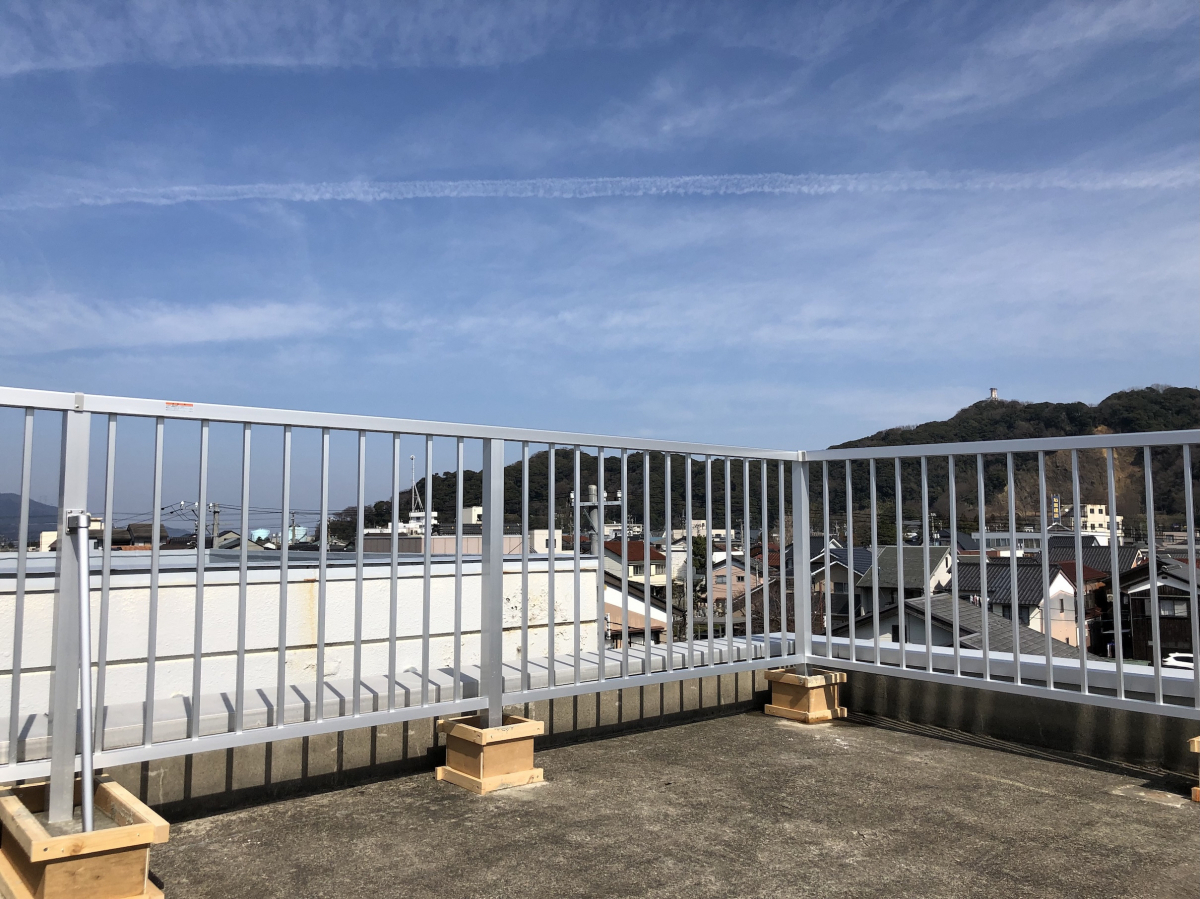 イワイの台風でぶっ飛んだベランダ手すりを取り替えましたの施工後の写真2