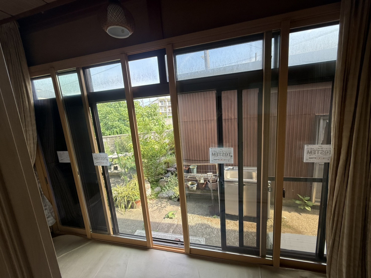 イワイの【敦賀市施工事例】LIXILインプラスを設置｜先進的窓リノベ補助金を活用して快適空間に！の施工後の写真1