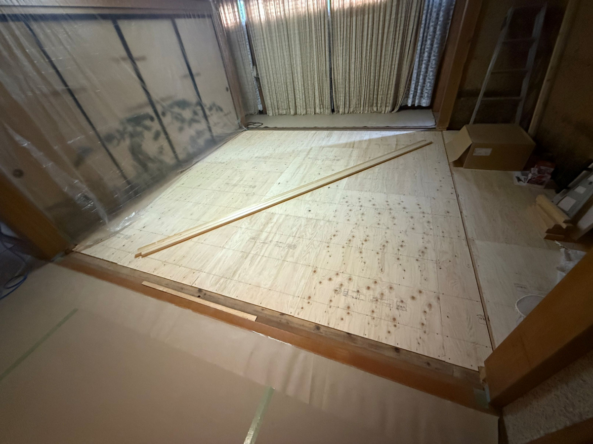 イワイの敦賀市で窓・壁・床を一気に断熱化｜先進的窓リノベ＋LIXILココエコ施工事例の施工前の写真2