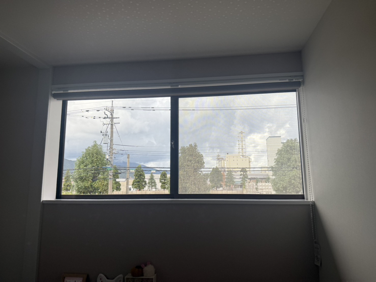 イワイの内窓インプラスで快適なお部屋に!断熱・防音・防犯も叶う補助金対象リフォーム【敦賀市】の施工前の写真1