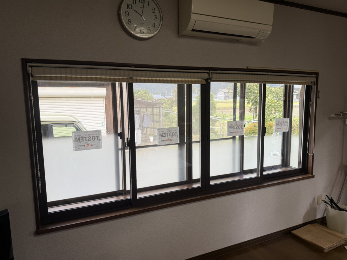 イワイの朝夕の冷え込み対策に！美浜町で和室・リビングに内窓インプラスを設置｜先進的窓リノベ2025活用の施工後の写真2