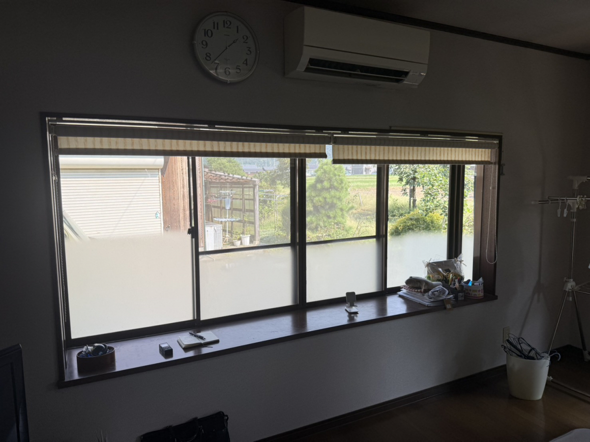 イワイの朝夕の冷え込み対策に！美浜町で和室・リビングに内窓インプラスを設置｜先進的窓リノベ2025活用の施工前の写真2