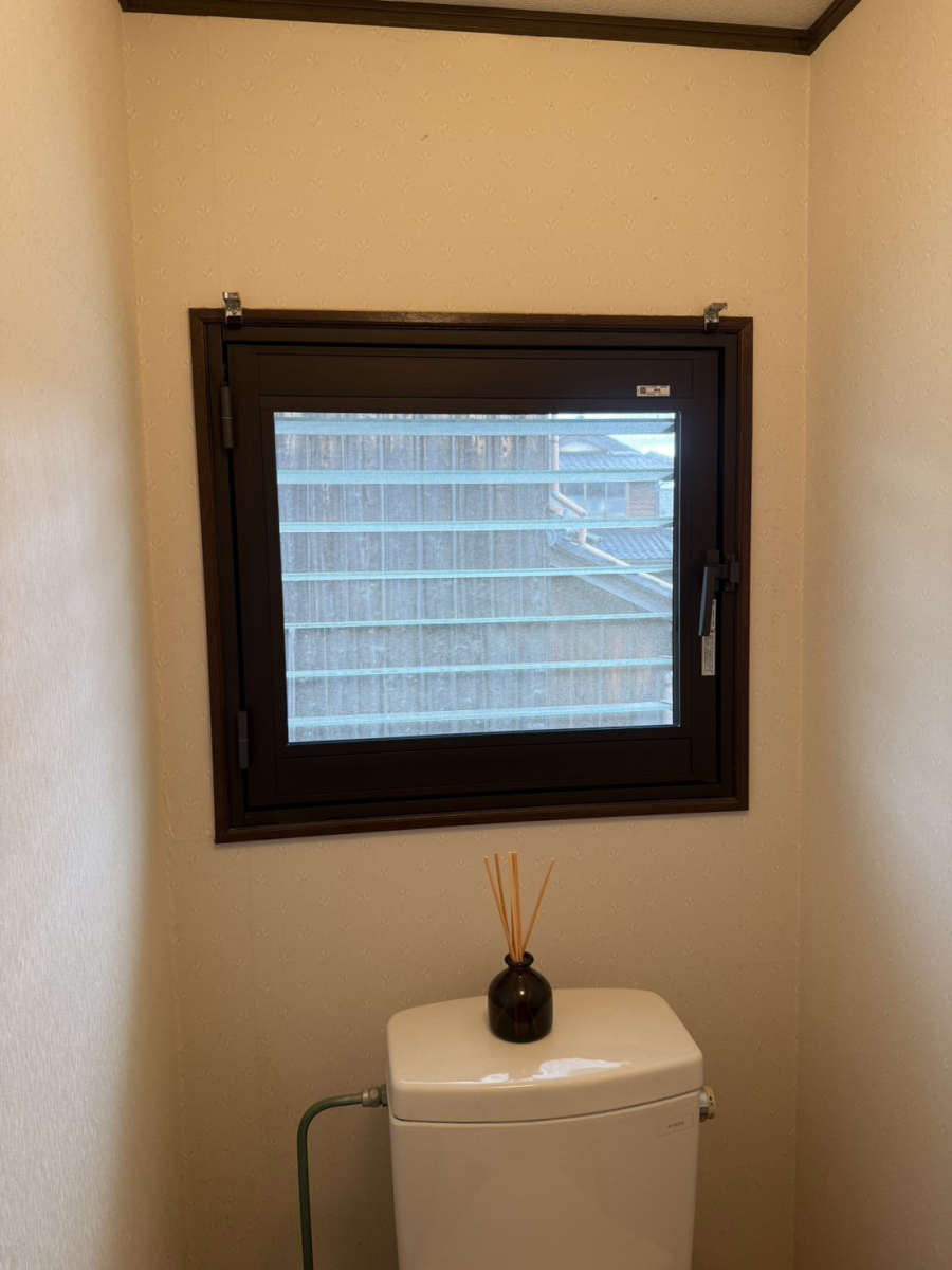 イワイのヒートショック対策に！お風呂・脱衣場・トイレの内窓インプラス施工であったかリフォームの施工後の写真1