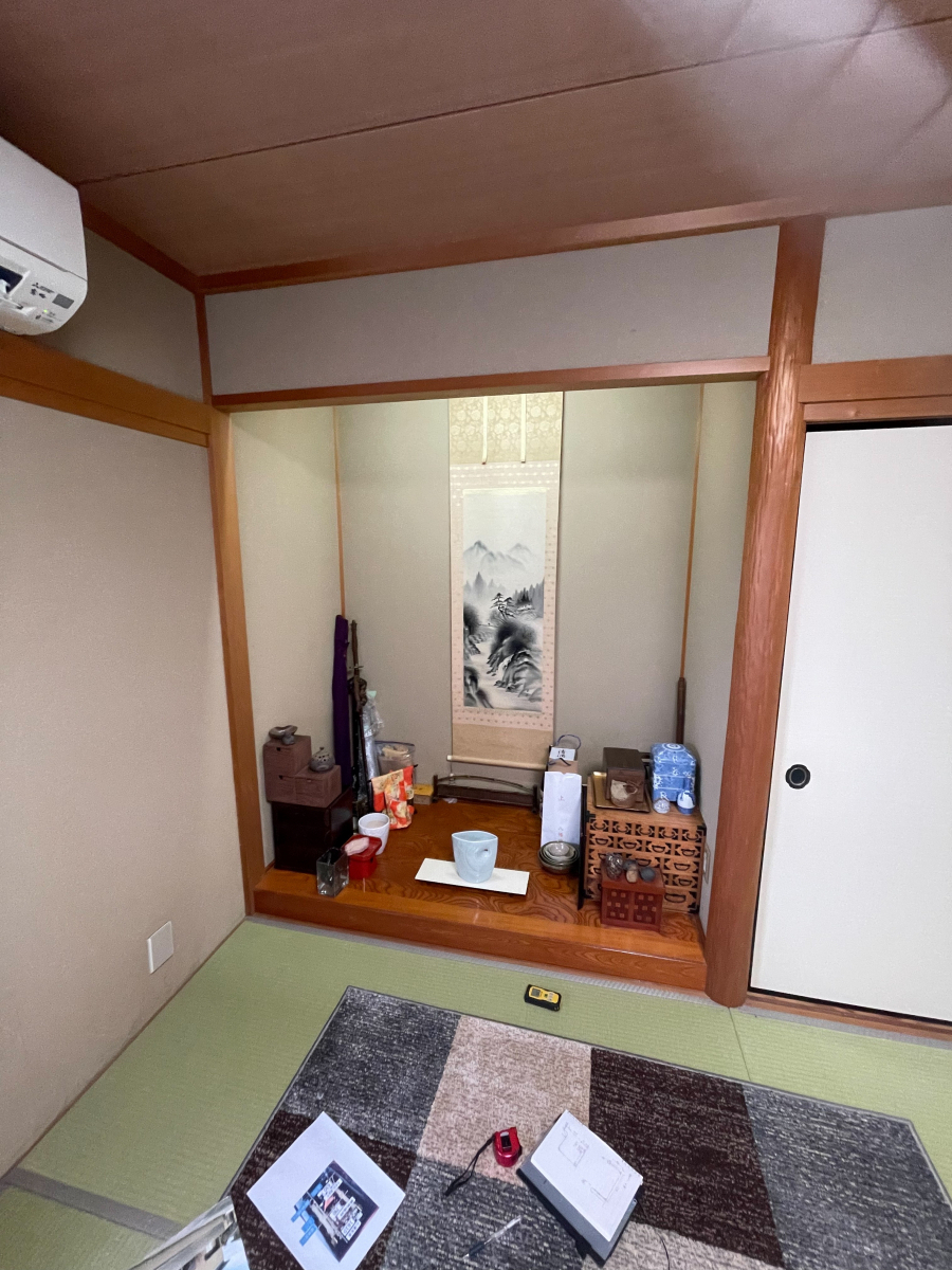 イワイの床の間を半分にして仏間にリフォーム｜ライフスタイルの変化に合わせた和室改修の施工前の写真1