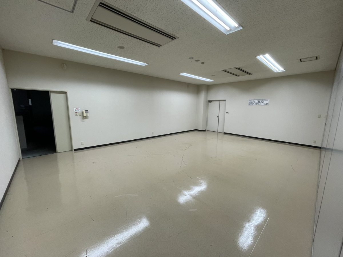 イワイの【店舗併設の大規模厨房リフォーム】某企業様で製造から販売までを一棟で完結できるようにリフォーム！の施工前の写真2