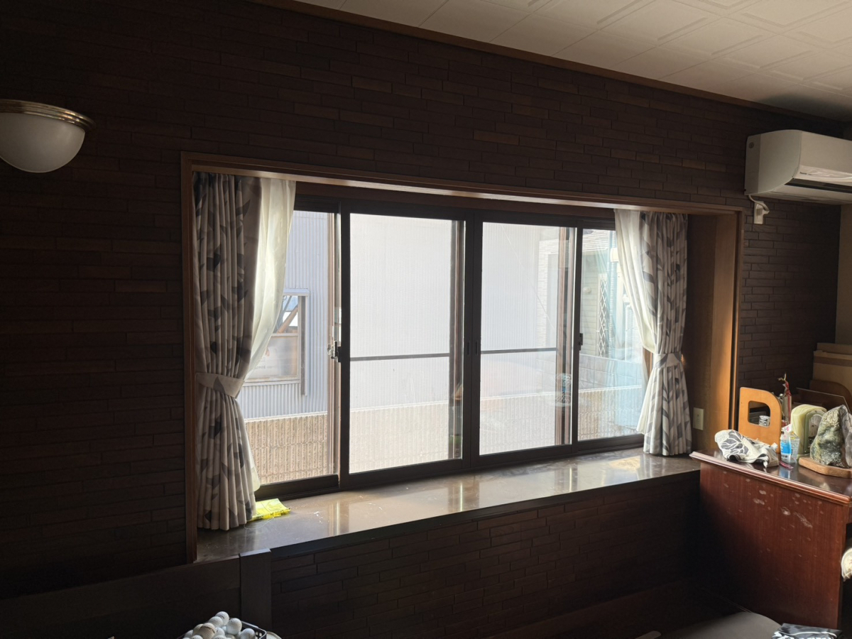 イワイの書斎から寝室へ。断熱と防音を叶える内窓リフォーム｜敦賀市でインプラス施工の施工後の写真2