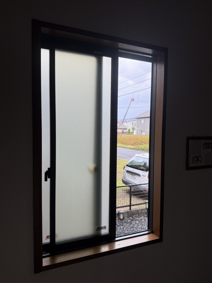 イワイの“つけた瞬間”に静かさUP。内窓インプラス4セット施工事例【敦賀市】の施工前の写真3
