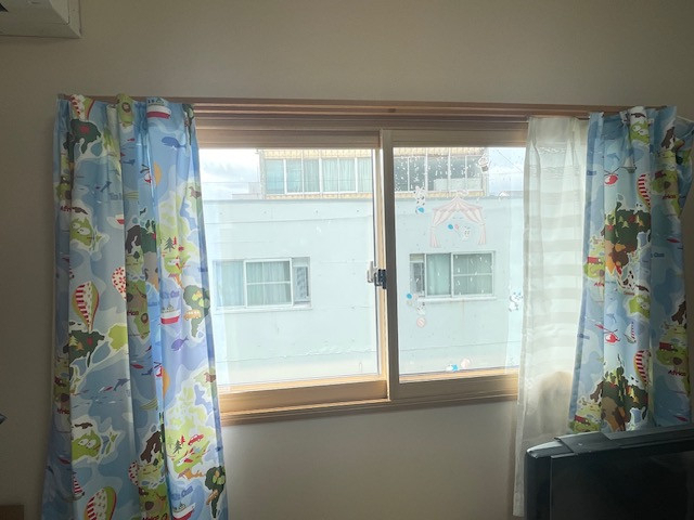 イワイの【先進的窓リノベ】リビングと子ども部屋にインプラス！2026年補助金も継続予定の施工後の写真2