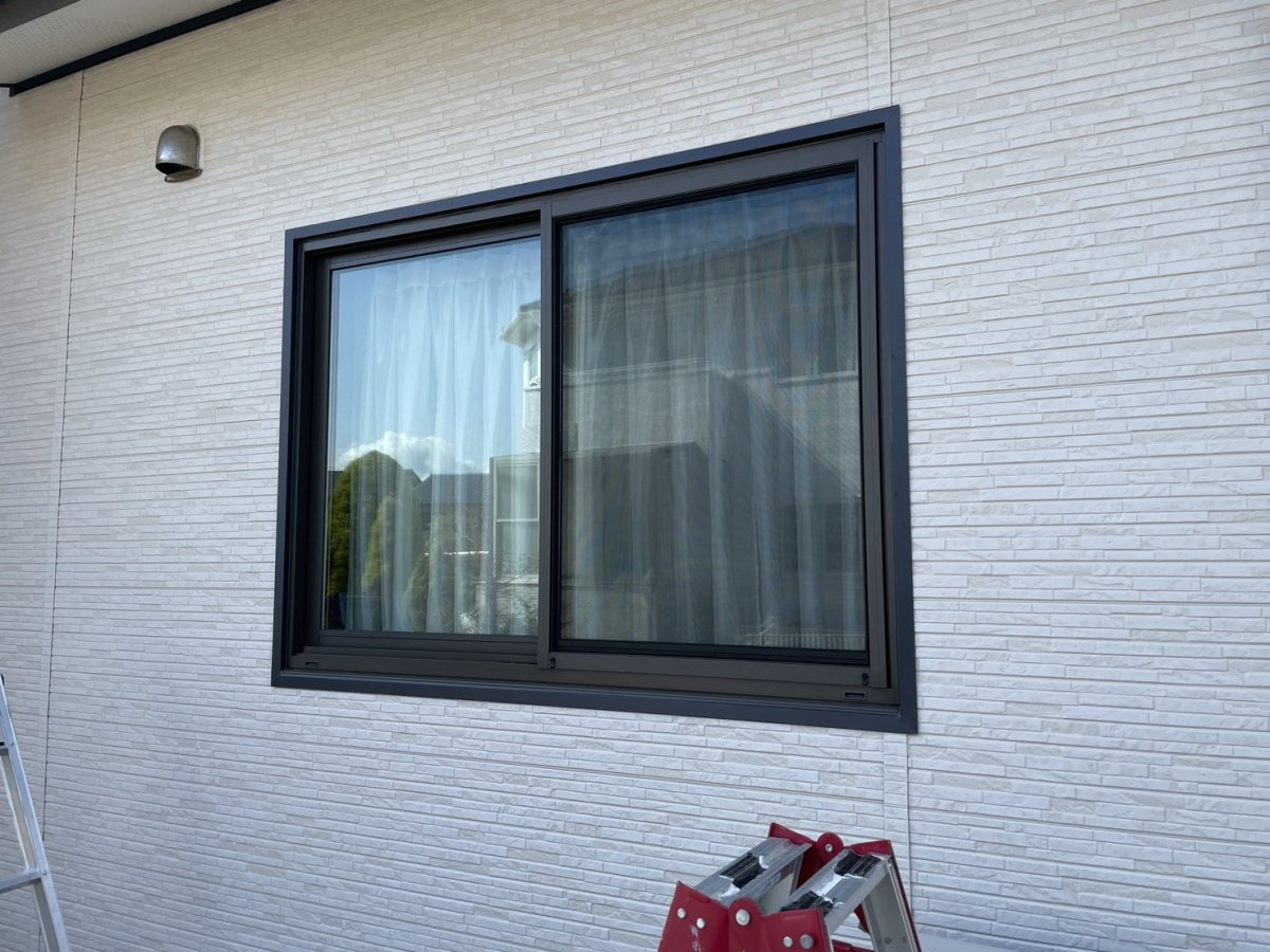 イワイの後付けシャッターで台風対策！防災・防犯・断熱にも効果がある1dayリフォームの施工前の写真2