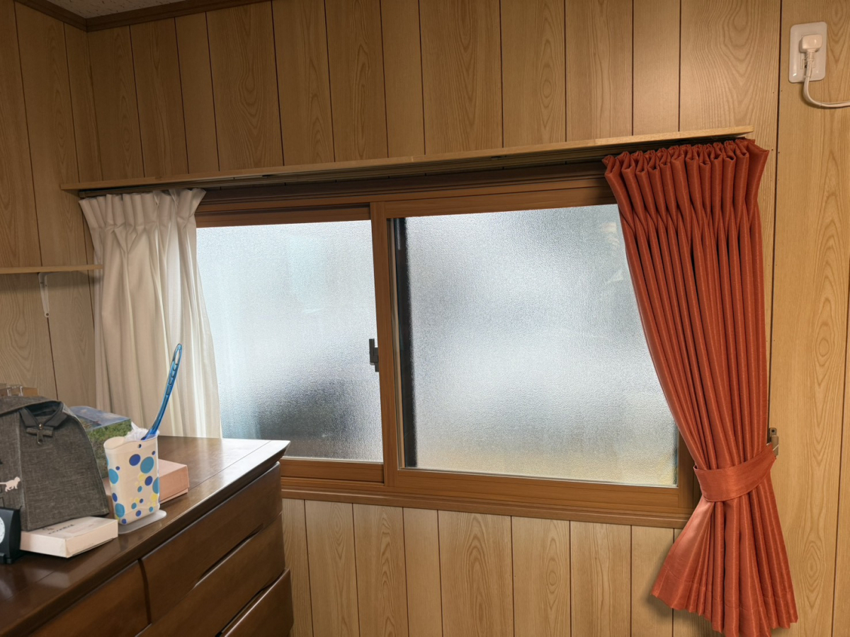 イワイの【補助金来年もありますよ！】補助金を使って寝室・浴室に内窓設置で断熱性能を一気に改善｜敦賀市の施工後の写真1