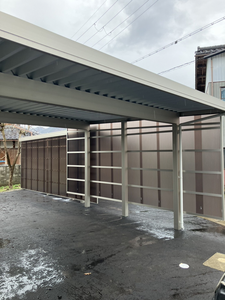 イワイの三方上中郡若狭町｜雪国であったら助かるカーポート。2台用＋1台用施工の施工後の写真2