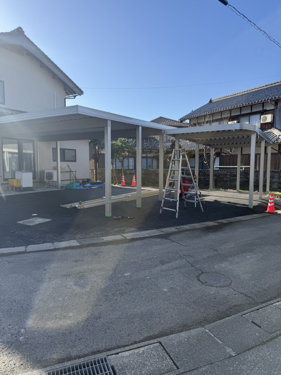 イワイの三方上中郡若狭町｜雪国であったら助かるカーポート。2台用＋1台用施工の施工前の写真3